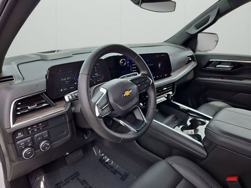 Used 2025 Chevrolet Tahoe LT AWD/4WD image 11