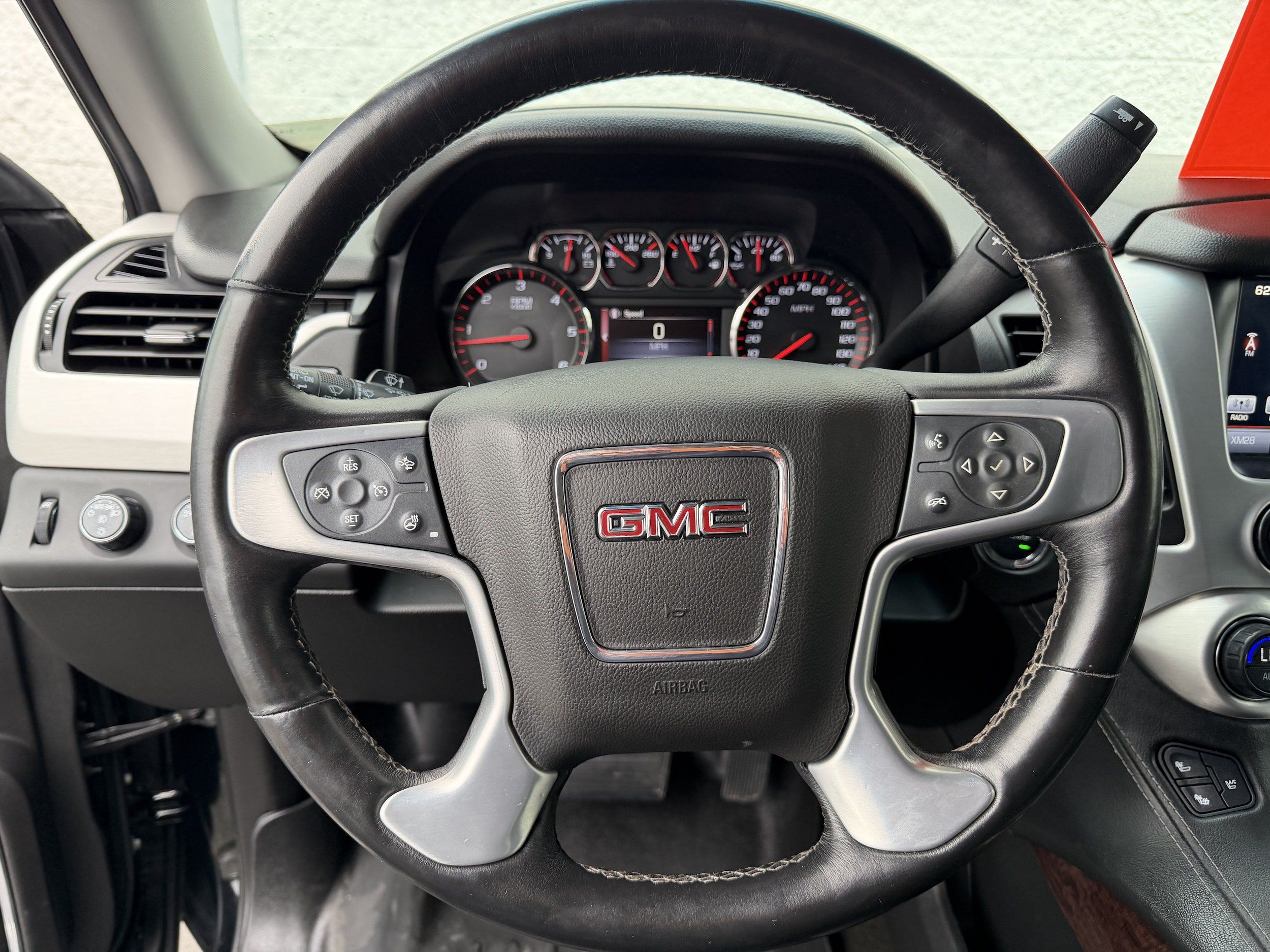 Used 2016 GMC Yukon XL SLT w/ Open Road Package AWD/4WD image 15
