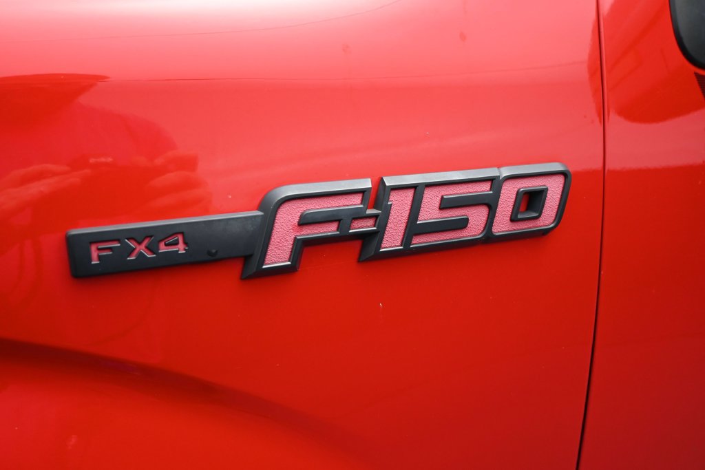 Used 2014 Ford F150 FX4 w/ Equipment Group 402A Luxury AWD/4WD image 9