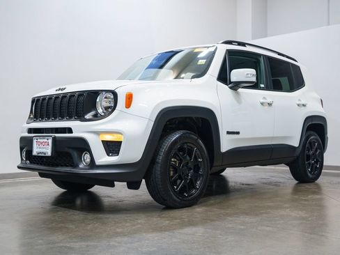 Used 2020 Jeep Renegade Altitude AWD/4WD image 3