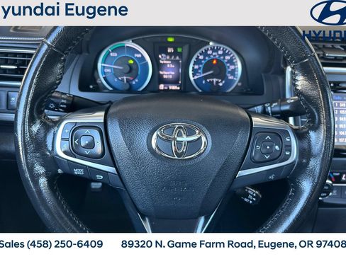 Used 2016 Toyota Camry XLE w/ Moonroof Package FWD image 29