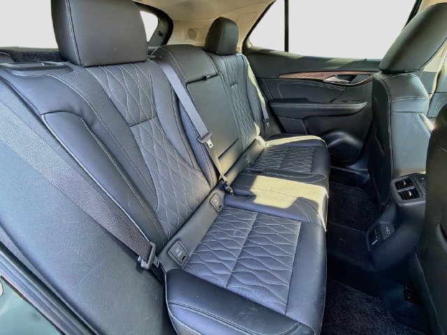 Used 2022 Buick Envision Avenir w/ Technology Package II AWD/4WD image 19