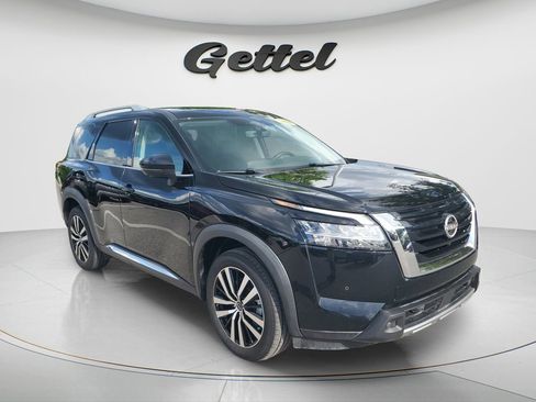 Used 2023 Nissan Pathfinder Platinum w/ Cargo Package AWD/4WD image 3