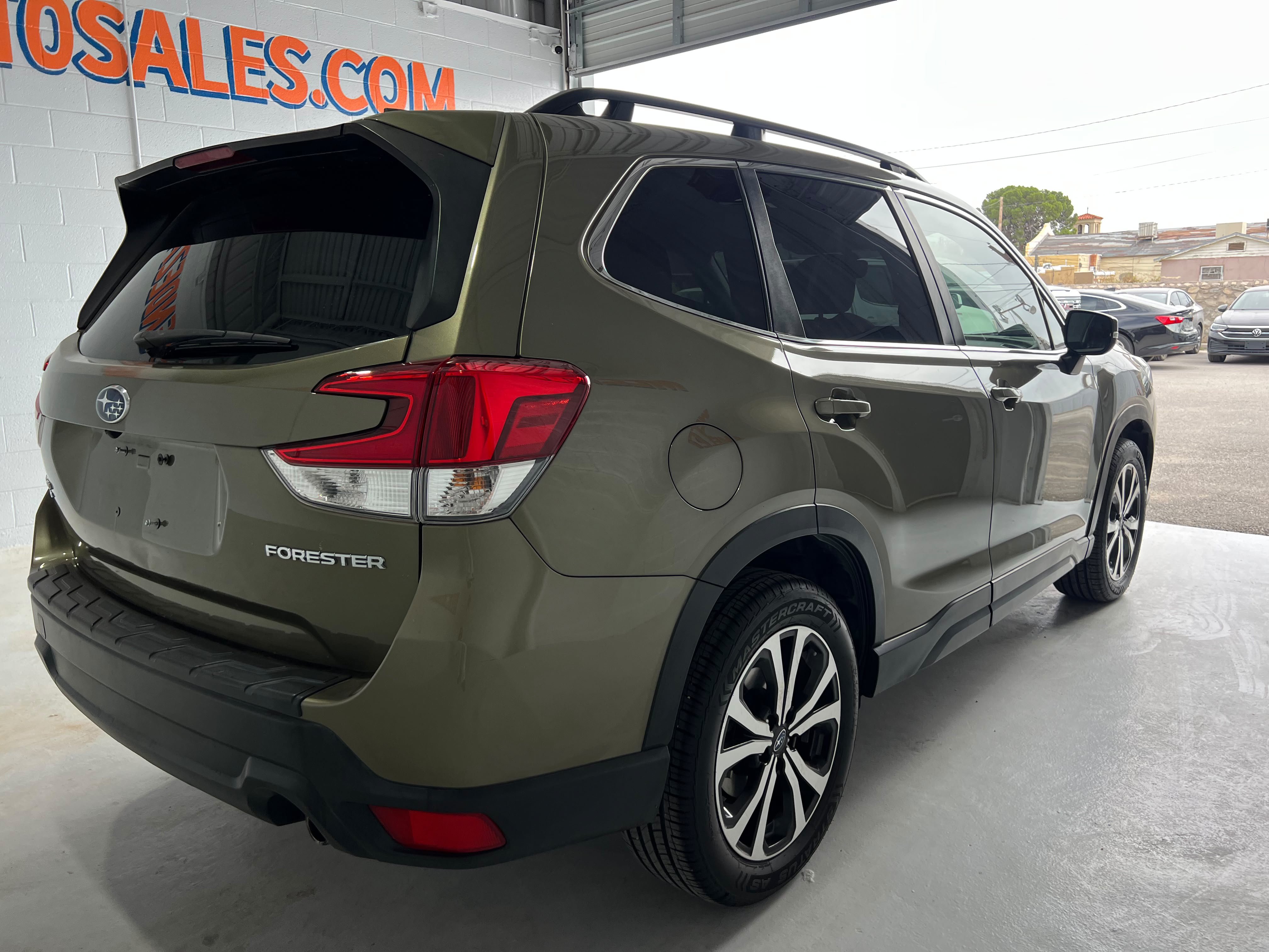 Used 2023 Subaru Forester Limited AWD/4WD image 6