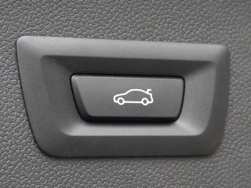 Certified 2025 BMW iX xDrive50 w/ Premium Package image 36