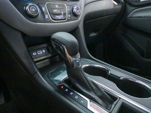 Used 2024 Chevrolet Equinox LS w/ LS Convenience Package FWD image 19