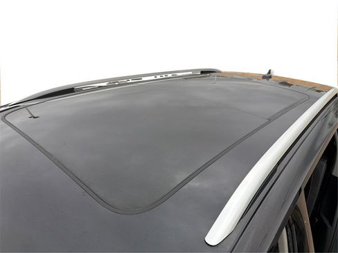 Used 2024 Volkswagen Tiguan Wolfsburg Edition image 12