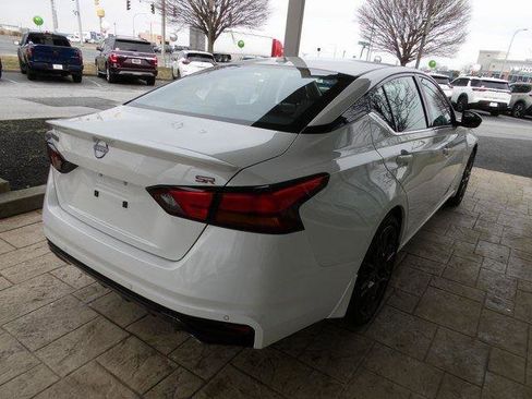 Used 2025 Nissan Altima 2.5 SR w/ SR Premium Package image 7