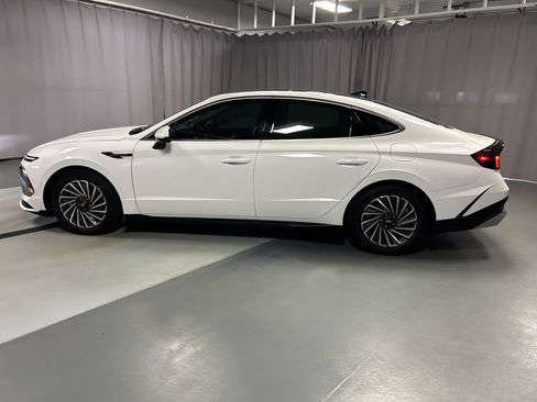 Used 2025 Hyundai Sonata Limited FWD image 4
