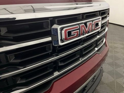 Used 2025 GMC Acadia Elevation w/ Elevation Premium Package image 11