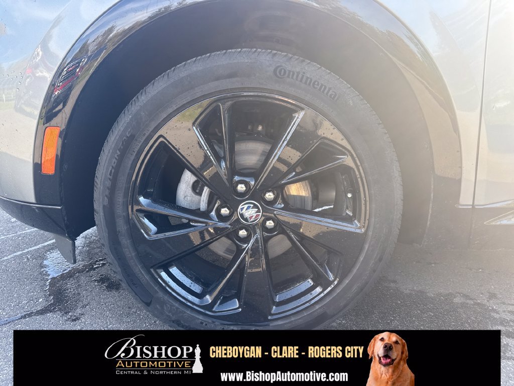 Used 2023 Buick Envision Essence w/ Technology Package I AWD/4WD image 18