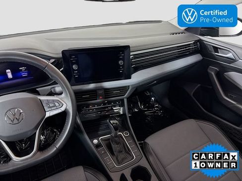 Used 2025 Volkswagen Jetta SE FWD image 23