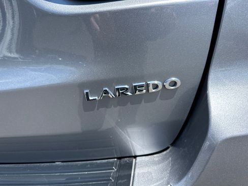 Used 2021 Jeep Grand Cherokee Laredo AWD/4WD image 10
