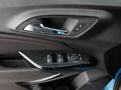 Used 2025 Chevrolet Trax RS w/ Driver Confidence Package image 18