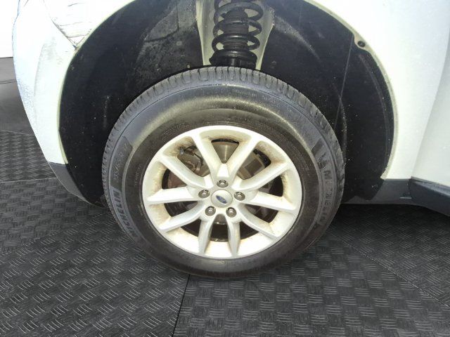Used 2014 Ford Edge SE w/ Equipment Group 101A FWD image 13