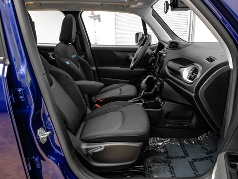 Used 2021 Jeep Renegade Latitude AWD/4WD image 28