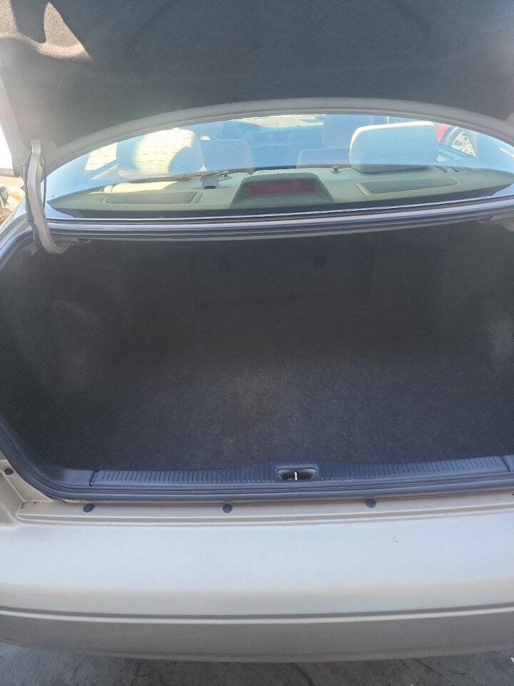 Used 1998 Toyota Camry LE FWD image 11