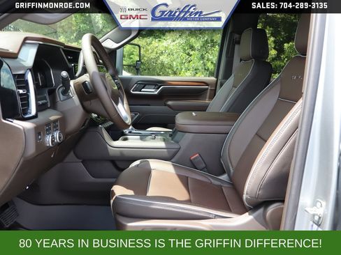 New 2026 GMC Sierra 2500 Denali w/ Denali Reserve Package AWD/4WD image 12