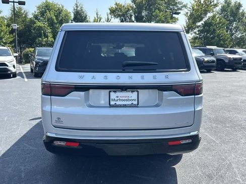 Used 2024 Jeep Wagoneer L Series II w/ Flexible Seating Group AWD/4WD image 5