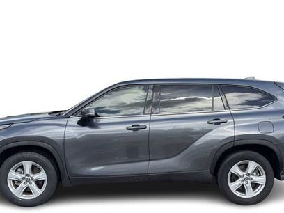 Used 2020 Toyota Highlander LE