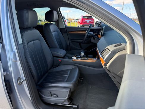 Used 2023 Audi Q5 2.0T Premium w/ Convenience Package image 22