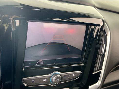 Used 2020 Chevrolet Traverse LT image 13