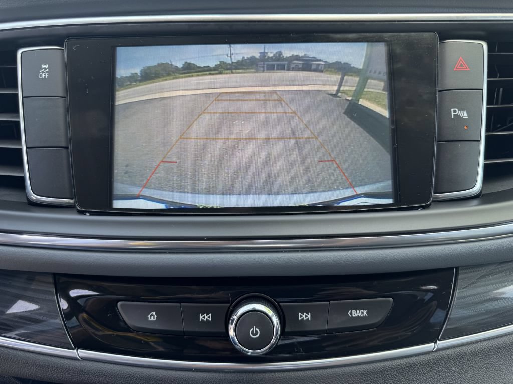 Used 2018 Buick Enclave Essence FWD image 14