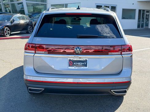 New 2026 Volkswagen Atlas SE image 8