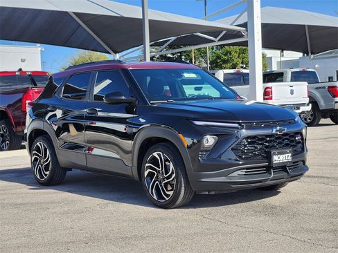 Certified 2025 Chevrolet TrailBlazer RS w/ Driver Confidence Package image 3