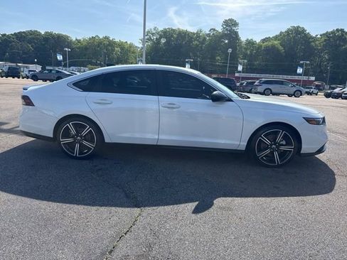 Used 2024 Honda Accord Sport image 8