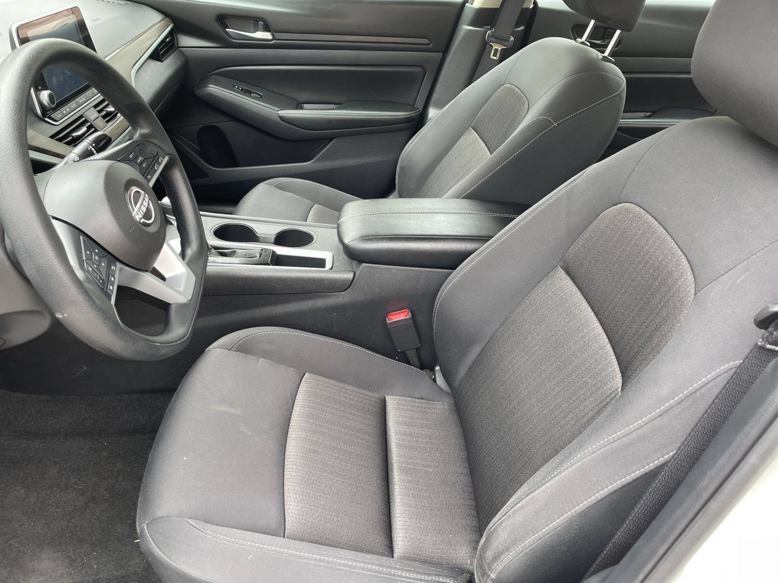 Used 2025 Nissan Altima 2.5 SV FWD image 26