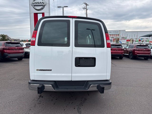 Used 2025 Chevrolet Express 2500 w/ Driver Convenience Package RWD image 6