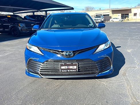 Used 2023 Toyota Camry XLE image 5