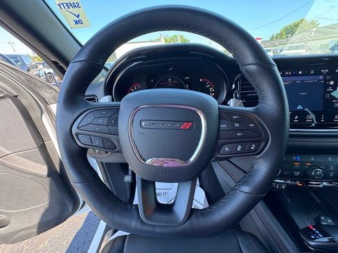 Used 2025 Dodge Durango GT AWD/4WD image 14