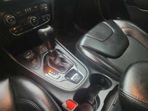 Used 2021 Jeep Cherokee Latitude Plus image 26