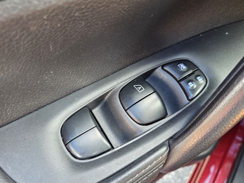Used 2021 Nissan Rogue Sport S FWD image 29