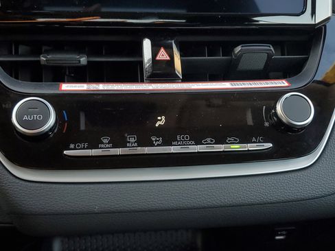 Certified 2025 Toyota Corolla LE image 25