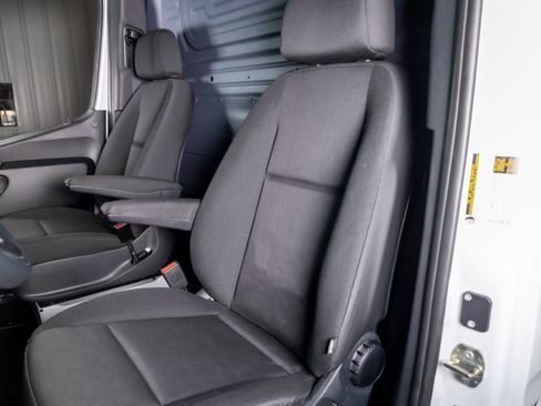 Used 2023 Mercedes-Benz Sprinter 2500 image 5