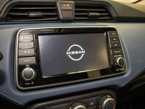 Used 2023 Nissan Versa SV image 11