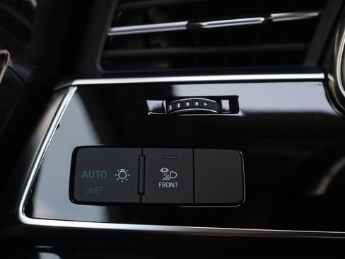 Used 2021 Audi Q7 3.0T Premium Plus AWD/4WD image 39