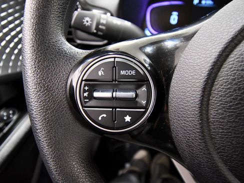 Certified 2025 Kia Soul S FWD image 19