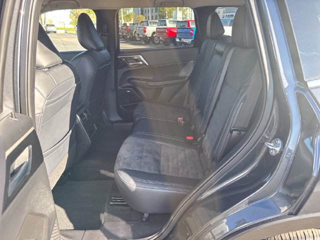 Used 2025 Mitsubishi Outlander SE AWD/4WD image 25