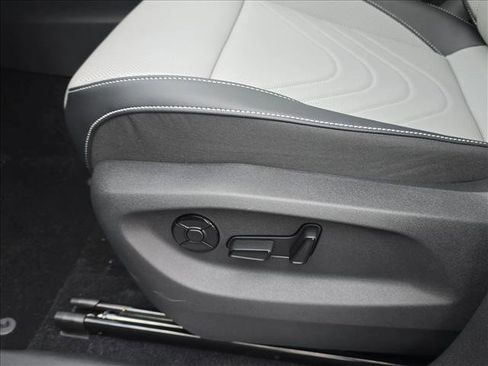 New 2026 Volkswagen Tiguan SE R-Line image 6