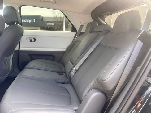 Used 2025 Hyundai Ioniq 5 SEL image 17