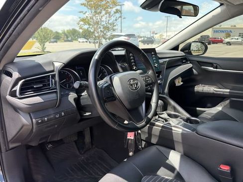 Used 2023 Toyota Camry SE FWD image 11
