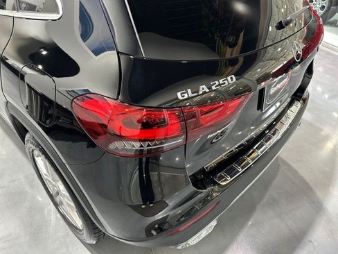 Used 2021 Mercedes-Benz GLA 250 4MATIC image 31