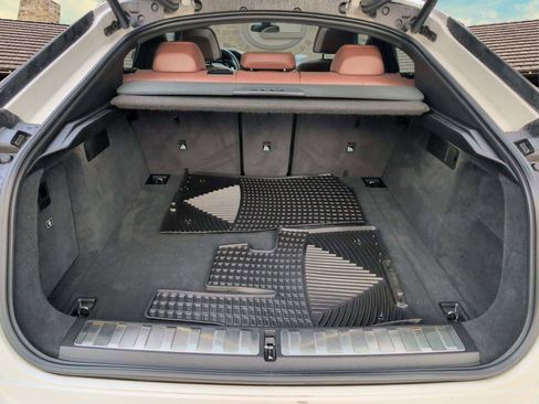 Used 2022 BMW X6 M50i w/ Dynamic Handling Package image 24