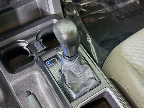 Used 2022 Toyota Tacoma SR image 18