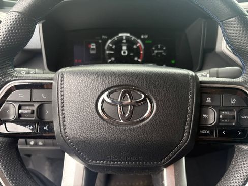 Used 2022 Toyota Tundra Platinum w/ Advanced Package AWD/4WD image 11