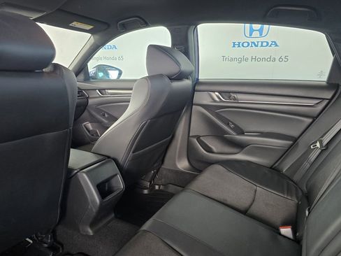 Used 2018 Honda Accord Sport image 10